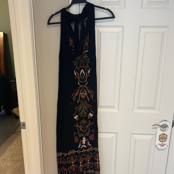 Vince Camuto Black Maxi Dress with Brown Floral Design - Picture 6 of 9